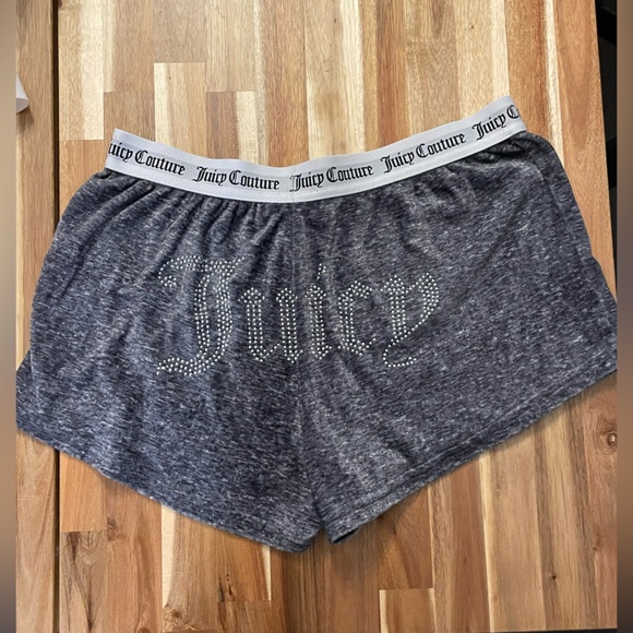 Juicy Couture - soft grey velour sleep/lounge shorts size large - Picture 3 of 8